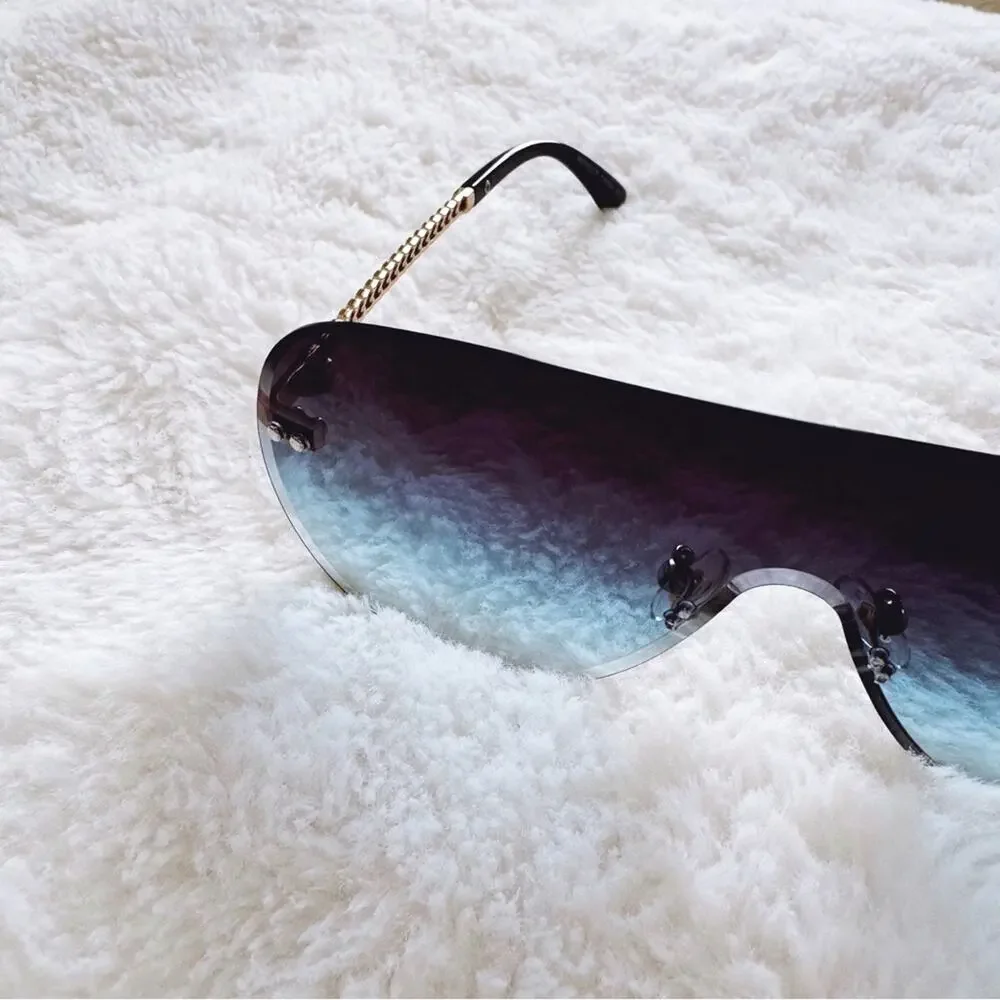 Jasmine Clear Blue Sleek Single-Lens Sunglasses
